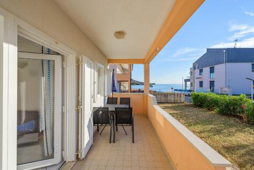 Hundefreundliches Apartment nur 60 Meter zum Strand mit Privatparkplatz, Klima, WiFi