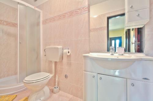Idyllisches Apartment nur 500 Meter zum Strand mit Liegewiese und Grill