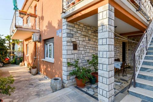Haustierfreundliches Apartment nur 250 Meter zum Strand mit Waschmaschine, Grill, WiFi
