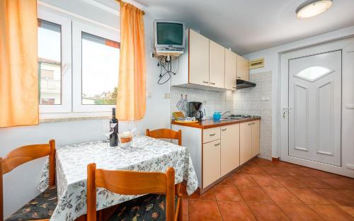 Komfortables Apartment nur 250 Meter zum Strand mit großem Garten und Grill