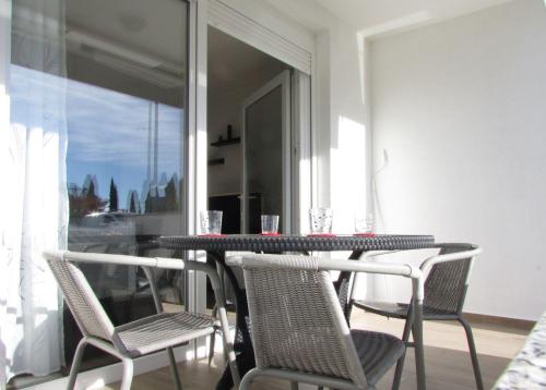 Charmantes Apartment nur 300 Meter zum Strand mit WiFi, Klima, Privatparkplatz