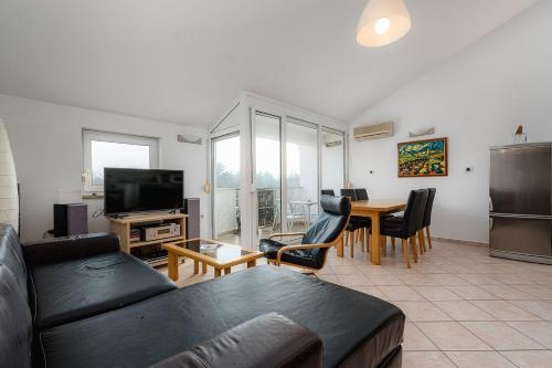 Bezauberndes Apartment nur 200 Meter zum Strand, ideal für ATP-Turnier