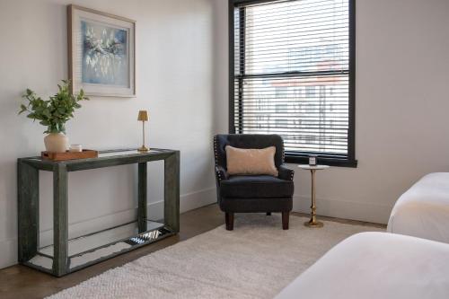 Gorgeous Apartment 2-bedroom 2-bathroom photo 12
