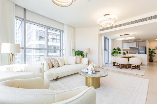 Full Sunset Canal Views - Amazing Apartment in the Heart of Al Reem - 5 min from Cleveland, Galleria, ADGM