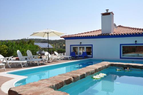 Bazén v ubytování Quinta da Sardinha nebo v jeho okolí