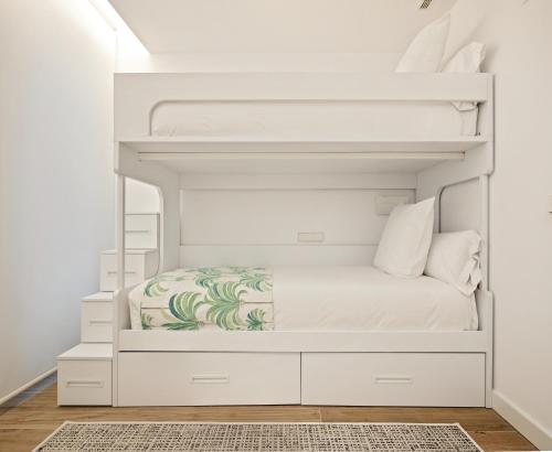 Sabatik Suite by FeelFreeRentals