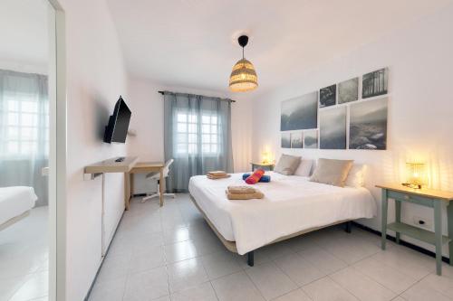 Casa Atassara - 500m to the Beach, Ping-Pong and Foosball By Lanzarote Vacation Homes