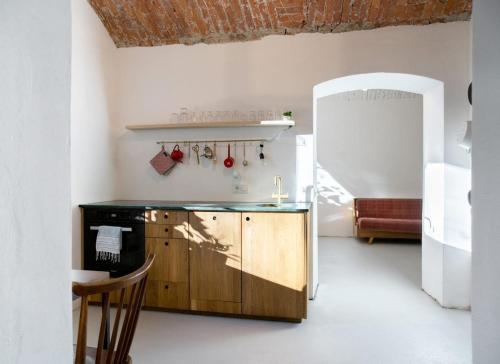 Lilly's Calm Souterrain Apartment with garden