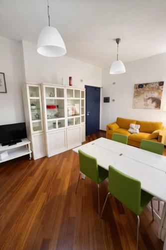 BeeInMi Home - Porta Romana Apartment