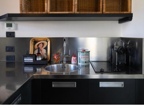 BASTIA RF Suite up to 4 guests - in the heart of Scalo Romana, Olimpico, Prada, Bocconi and easy access Forum Assago, IEO, IED, Duomo, San Siro