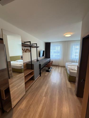 Turm Inn 24H Self Check In By H&H Hotels