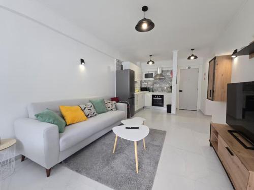 Cozy Airport Apartment
