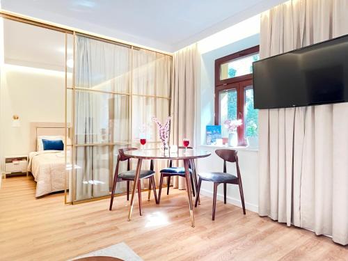 Secret Garden Kraków - Wonderful City Centre Apartment - Ground Floor - Quiet Location