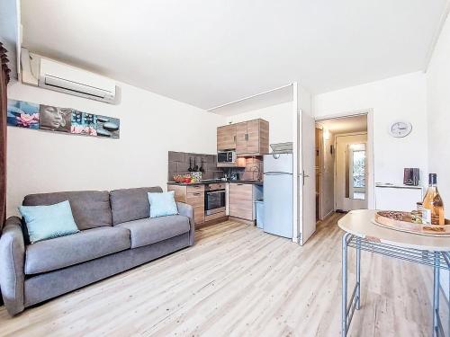 Studio Escale Port-3 by Interhome