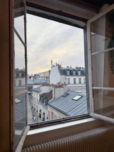 Parisian Stay 4 People - Marais Metro Center