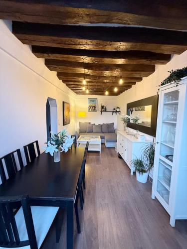 Parisian Stay 4 People - Marais Metro Center