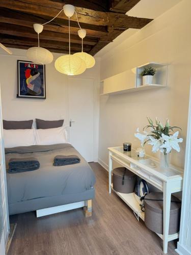 Parisian Stay 4 People - Marais Metro Center