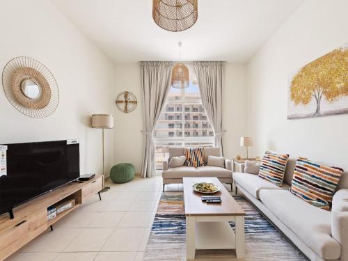 Prestige Urban Escape 2BDR In La Fontana