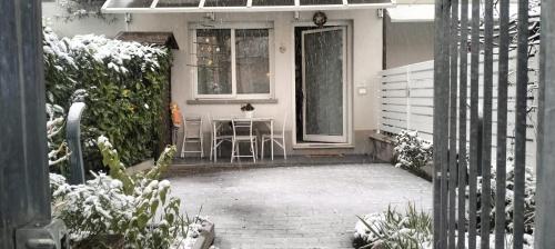 BHH BOLOGNA HOLIDAY HOME private Garden Reserved Parking -wwwbolognaholidayhomecom- house garden parking photo 16