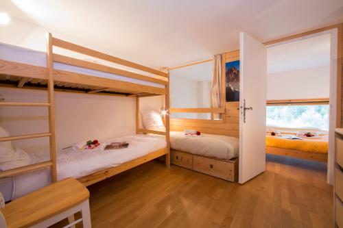 Grand Roc A220 from Slopes 150m , View & Parking - Happy Rentals