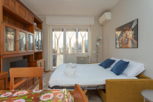 Modern two-room apartment between Linate and the city center