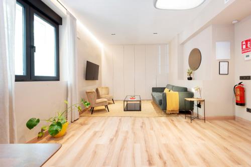 STAYMADRID - Bernabeu Chic Apartment