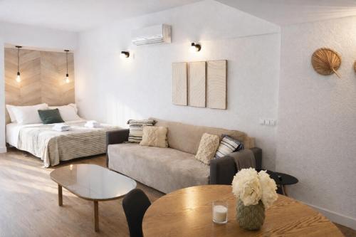 Sesimbra Beachfront Apartment - Direct Access
