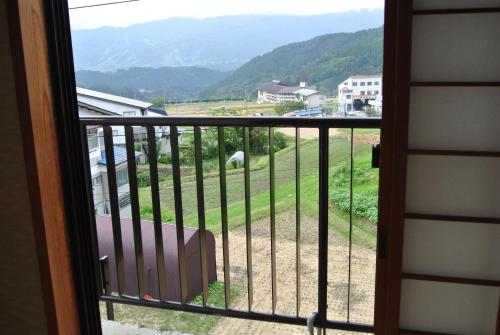 ゲストハウスから撮影された、または一般的な山の景色
