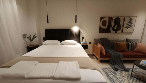 The Victoria Suite Chic & Modern Studio Stay