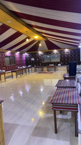 Restaurant o un lloc per menjar a Wadi Rum Neom camp