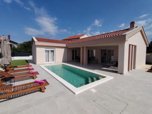 Villa MaJoRi
