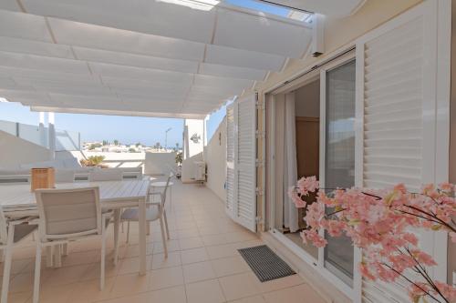 Rooftop with sea views by Holiday Rentals Algarve