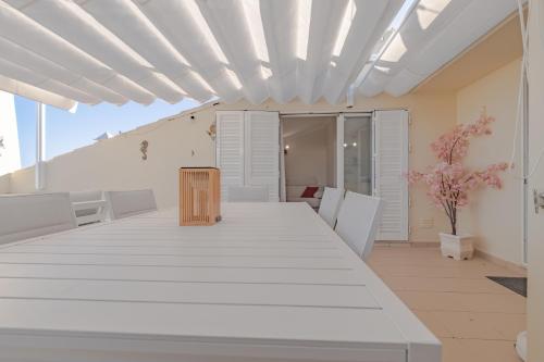 Rooftop with sea views by Holiday Rentals Algarve