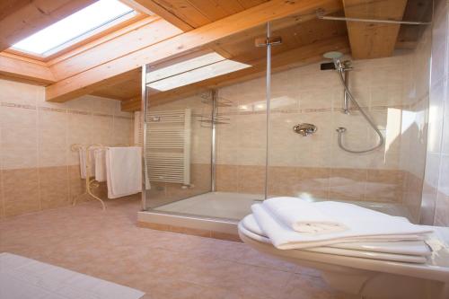 Kúpeľňa v ubytovaní Tremezzo Ulivi Apt.7