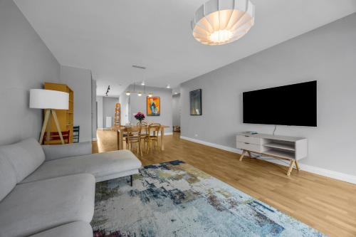 Rydygiera Prestige Suites - 104m2, Parking, Balcony - by Rentujemy