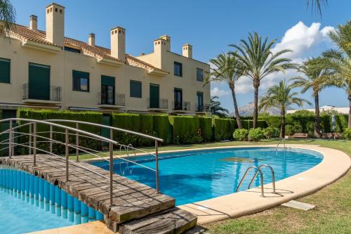 Steps to Arenal Beach - 4BR Home, Pool, Garage & BBQ