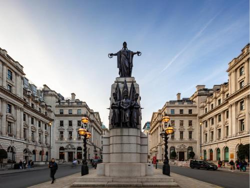 Sofitel London St James — Landmark view