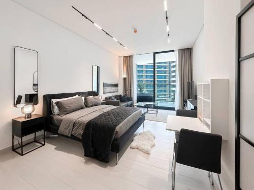Modern Studio with Private Jacuzzi