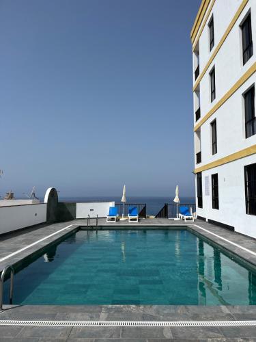 3 minute walk to the beach