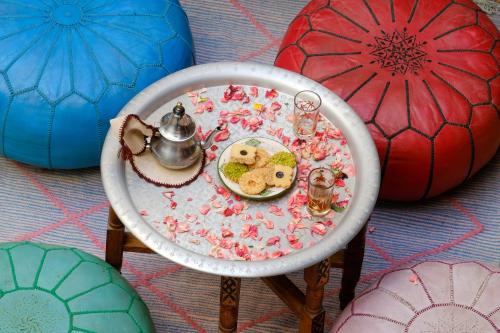 Makanan di atau berdekatan riad ini