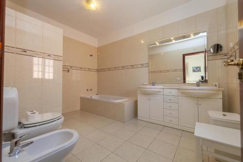 A66 - Pedra Alcada Stays Bedroom