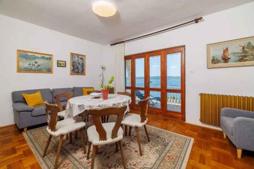 Apartment in Dramalj 51279
