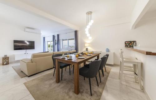 B57 - Marachique 2 Bed Flat