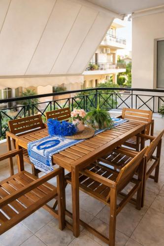 Acropolis Dream Apartment - 50sqm 2BR Big Living Room with Large Terrace Next to Siggrou FIX Subway Station in the City Center