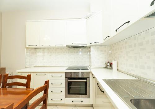Albanian Roots Residence -2BR, Family Friendly