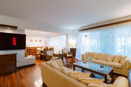 Sophia Penthouse in Glyfada Center 120sqm Terrace