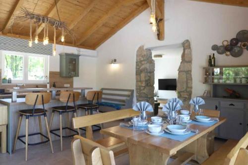 Villa with Pool in Malinska-Insel Krk 55087