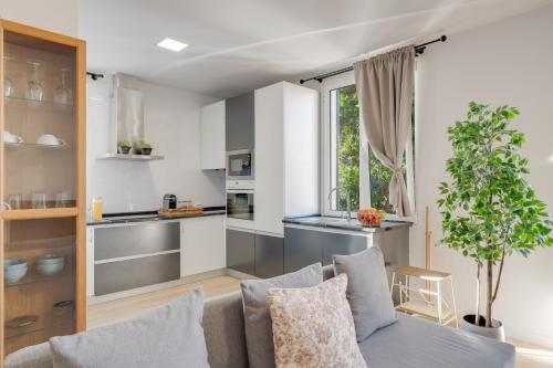 Upgrade Paradise I & II Apartments in the Heart of Funchal