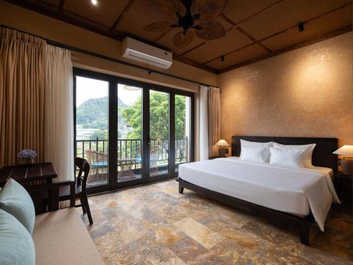 La Lua Resort Ninh Binh — Bedroom