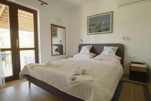 Rooms with a parking space Rovinj - 2245